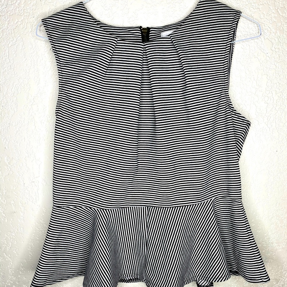 WDNY stripped black and white sleeveless top